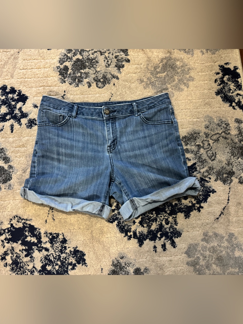 Simply Vera Vera Wang Blue Rolled-Cuff Denim Shorts